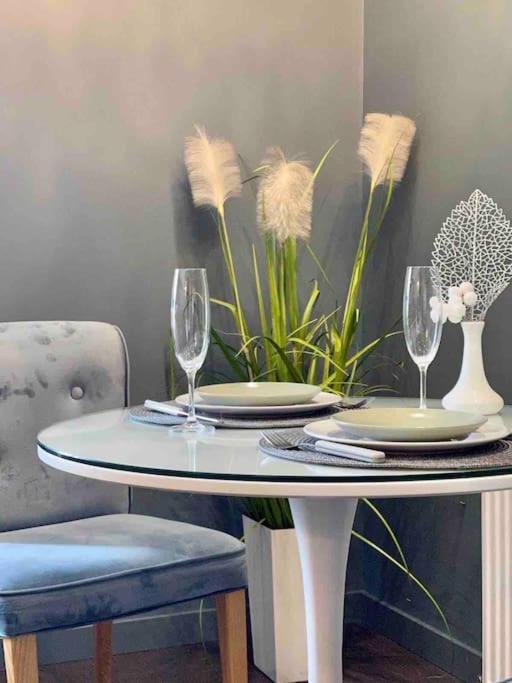 Atlant Luxury Apartments On Golovna Навпроти Тц Депот, Безконтактне Заселення Чернівці Екстер'єр фото