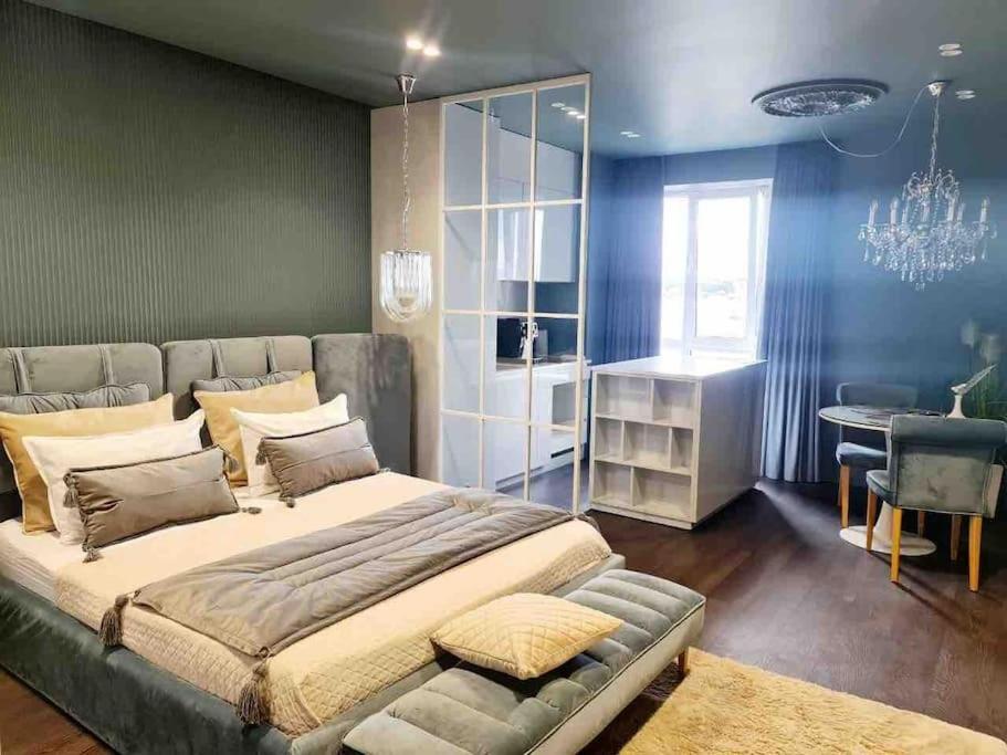 Atlant Luxury Apartments On Golovna Навпроти Тц Депот, Безконтактне Заселення Чернівці Екстер'єр фото
