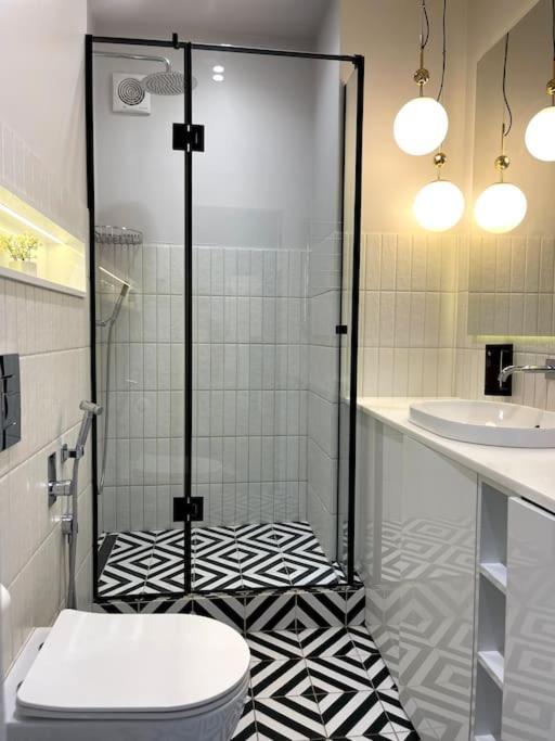 Atlant Luxury Apartments On Golovna Навпроти Тц Депот, Безконтактне Заселення Чернівці Екстер'єр фото