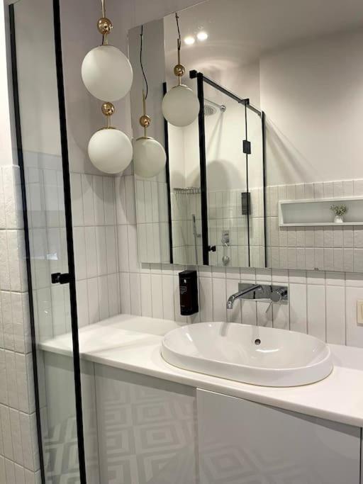 Atlant Luxury Apartments On Golovna Навпроти Тц Депот, Безконтактне Заселення Чернівці Екстер'єр фото