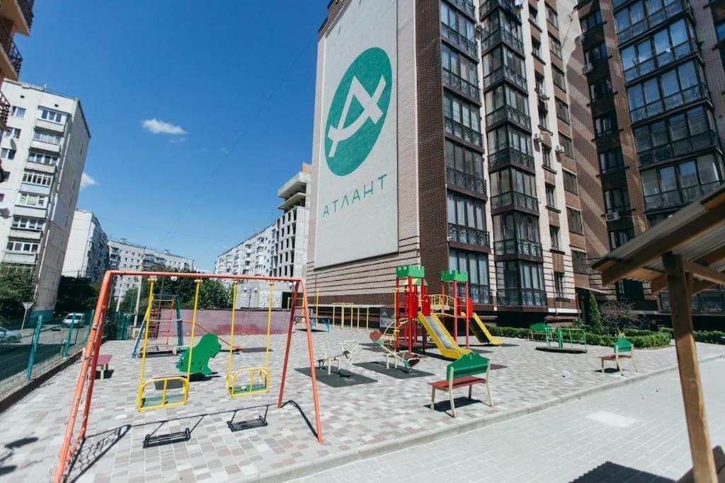 Atlant Luxury Apartments On Golovna Навпроти Тц Депот, Безконтактне Заселення Чернівці Екстер'єр фото